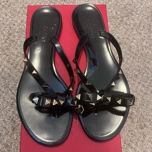 Valentino Nero flip flops size 38